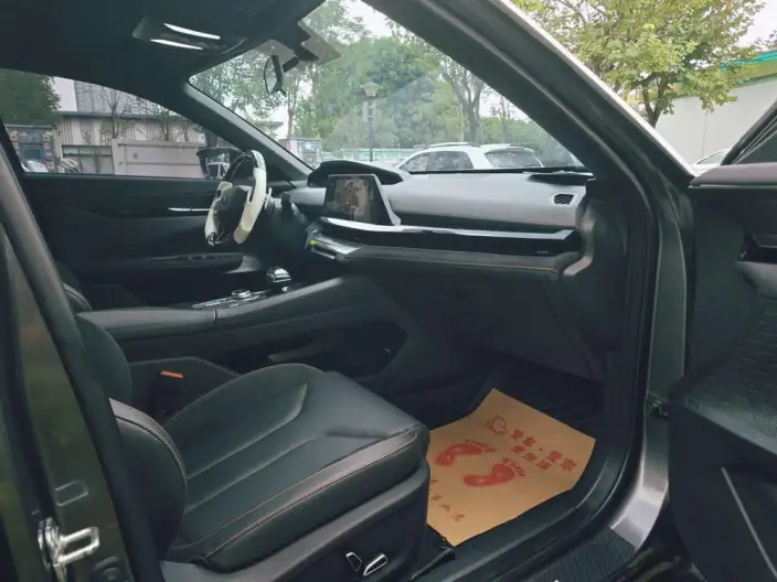 Changan UNI-V 2022 Model 2.0T Leading speed Edition – фото 7