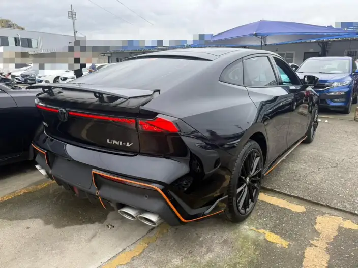 Changan UNI-V 2022 Model 1.5T Sports Edition – фото 5