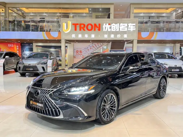 Lexus ES 2024 Model 200 Premium – фото 1