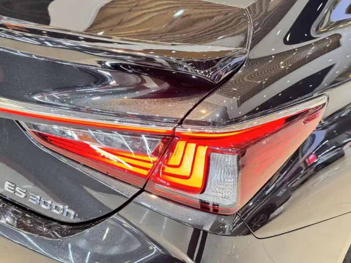 Lexus ES 2024 Model 200 Premium – фото 9