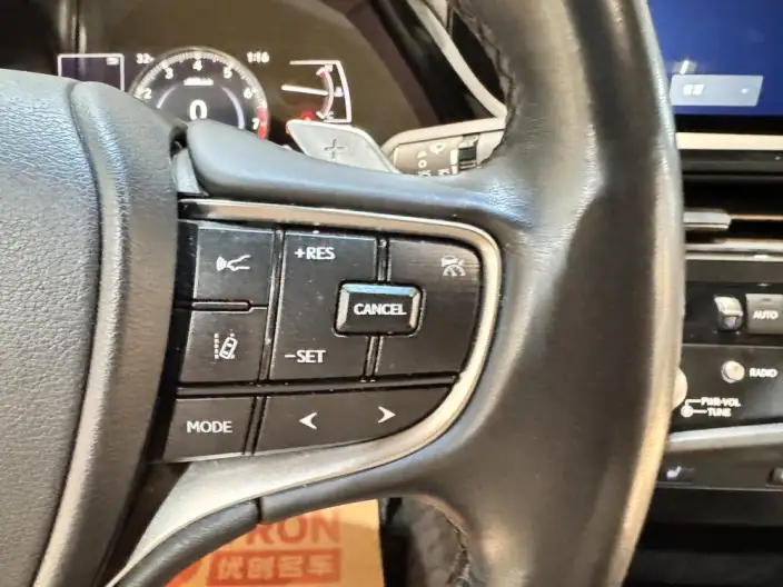 Lexus ES 2024 Model 200 Premium – фото 20