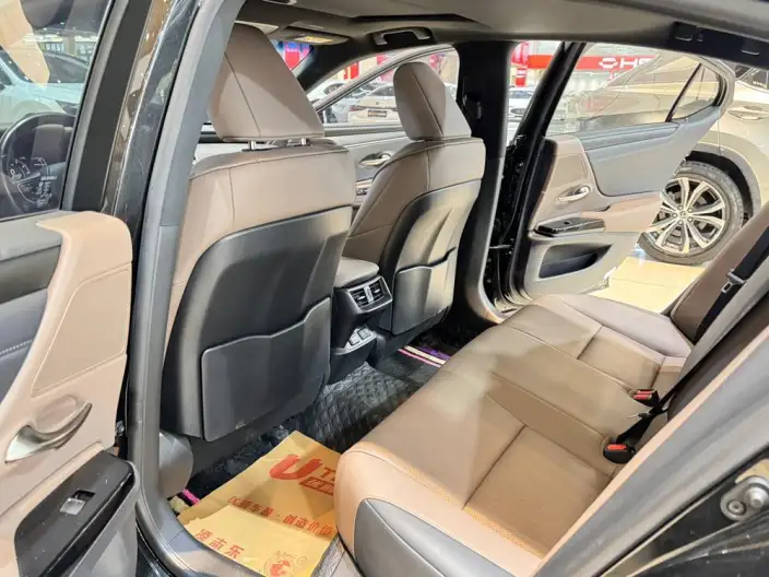 Lexus ES 2024 Model 200 Premium – фото 26