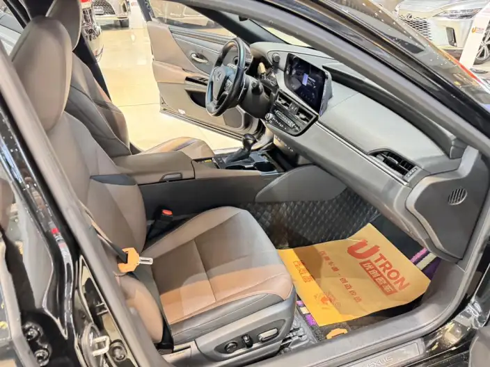 Lexus ES 2024 Model 200 Premium – фото 28