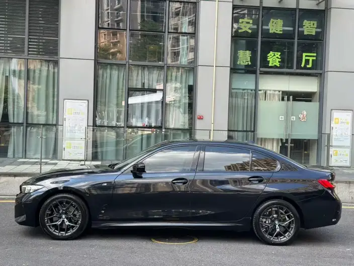 BMW 3 Series 2025 Model 330Li M Sports Night Set – фото 3