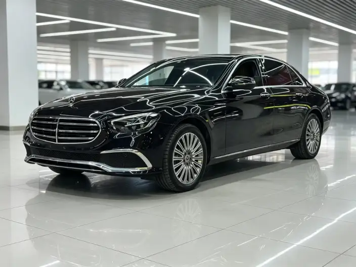 Mercedes-Benz E-Class 2023 Model E 300 L Luxury Model sedan – фото 1