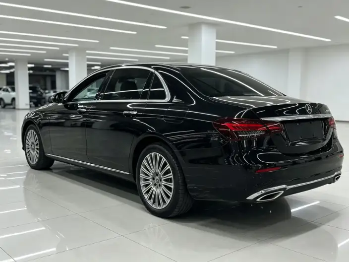Mercedes-Benz E-Class 2023 Model E 300 L Luxury Model sedan – фото 3