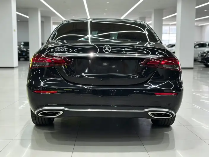 Mercedes-Benz E-Class 2023 Model E 300 L Luxury Model sedan – фото 4