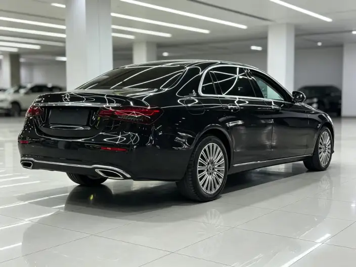 Mercedes-Benz E-Class 2023 Model E 300 L Luxury Model sedan – фото 5