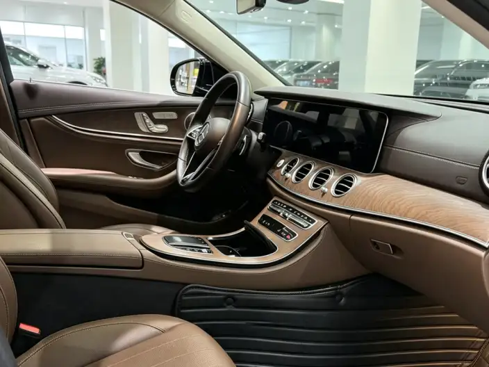 Mercedes-Benz E-Class 2023 Model E 300 L Luxury Model sedan – фото 8