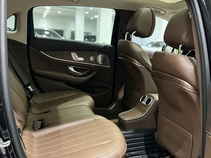 Mercedes-Benz E-Class 2023 Model E 300 L Luxury Model sedan – фото 9