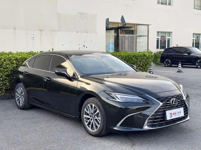 Lexus ES 2025 Model 300h Premium – фото 3