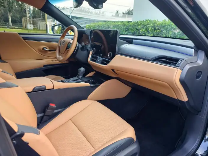 Lexus ES 2025 Model 300h Premium – фото 23