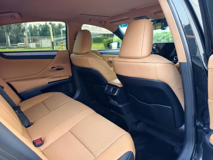Lexus ES 2025 Model 300h Premium – фото 25