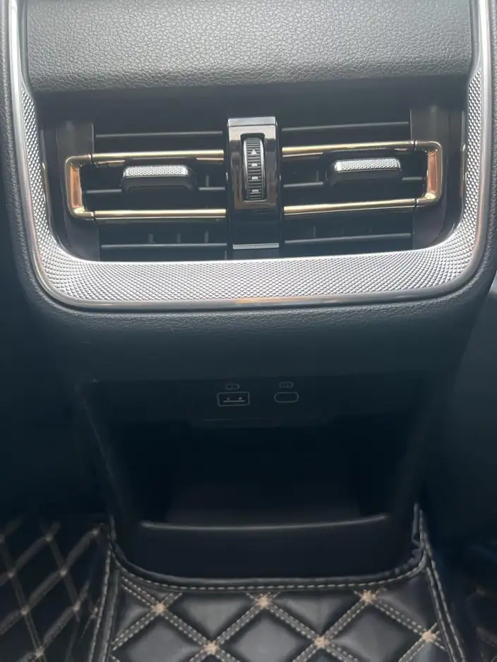 Hongqi H5 2023 Model 2.0T Automatic Flag Lead Edition – фото 7