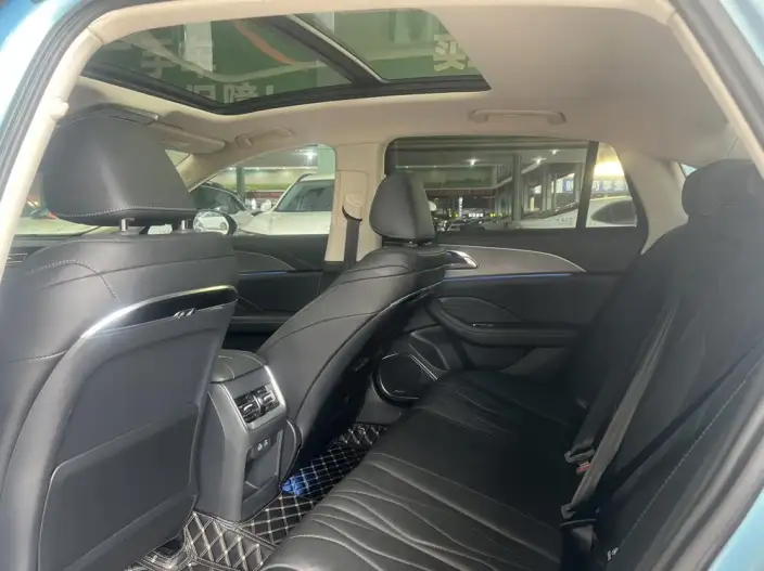 Hongqi H5 2023 Model 2.0T Automatic Flag Lead Edition – фото 15