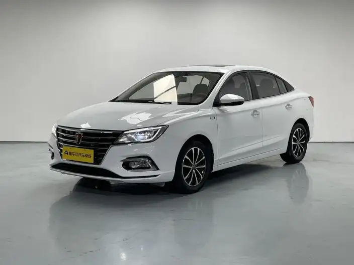 Roewe i5 2020 Model 1.5L Manual 4G Connected Luxury Ultimate Edition – фото 1