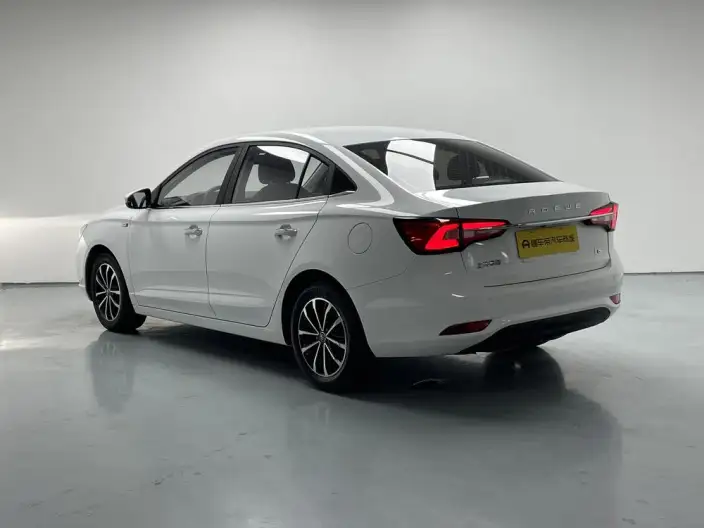 Roewe i5 2020 Model 1.5L Manual 4G Connected Luxury Ultimate Edition – фото 5