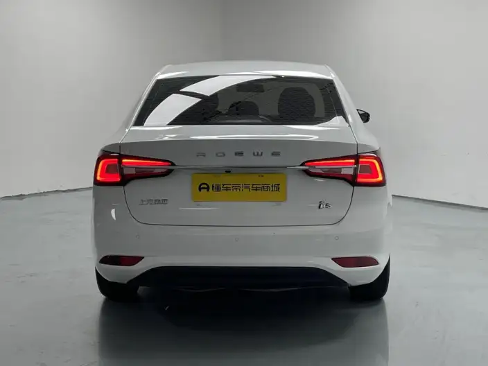Roewe i5 2020 Model 1.5L Manual 4G Connected Luxury Ultimate Edition – фото 6