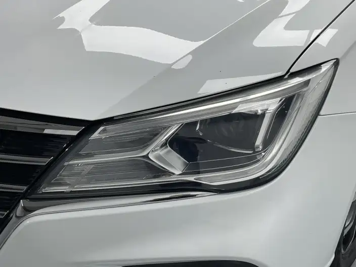 Roewe i5 2020 Model 1.5L Manual 4G Connected Luxury Ultimate Edition – фото 12