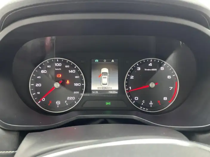 Roewe i5 2020 Model 1.5L Manual 4G Connected Luxury Ultimate Edition – фото 15