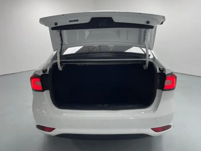 Roewe i5 2020 Model 1.5L Manual 4G Connected Luxury Ultimate Edition – фото 20