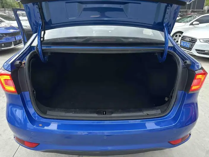 Roewe i5 2020 Model 1.5L Automatic 4G Connected Luxury Edition – фото 11
