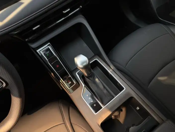 Roewe i5 2024 Model 1.5L CVT Zunrong Edition – фото 9