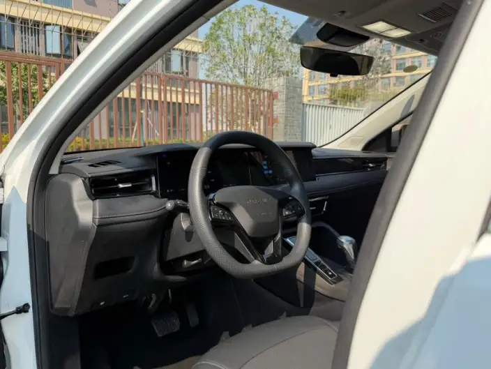 Roewe i5 2024 Model 1.5L CVT Zunrong Edition – фото 13