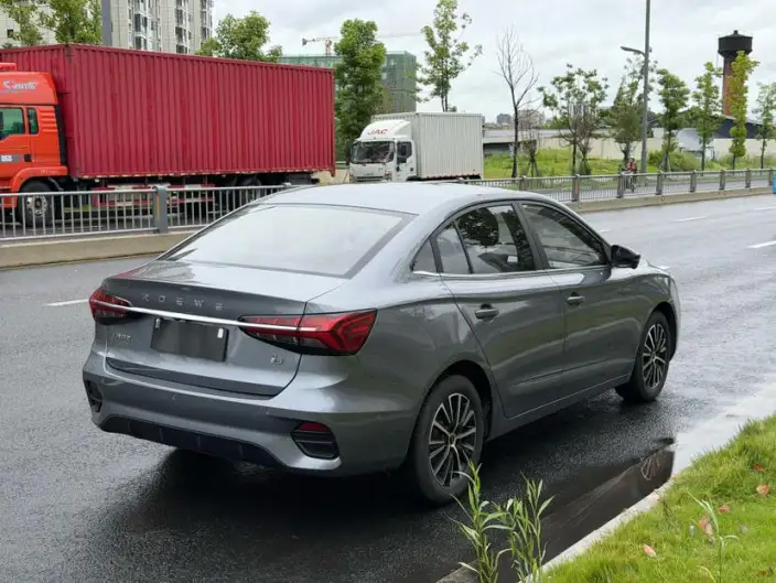 Roewe i5 2021 Model 1.5L CVT Platinum edition – фото 7