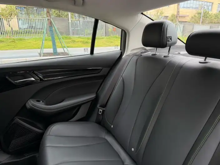 Roewe i5 2021 Model 1.5L CVT Platinum edition – фото 14