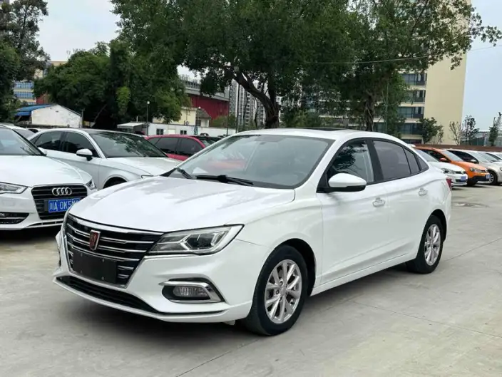 Roewe i5 2020 Model 1.5L Automatic 4G Connected Luxury Edition – фото 1