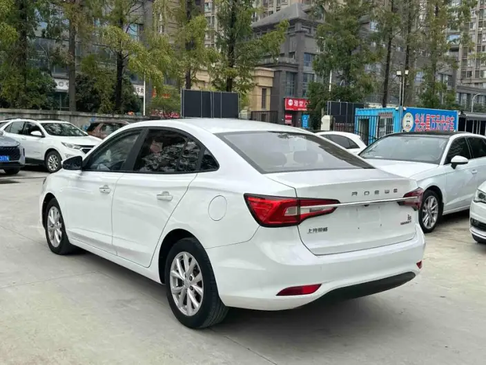 Roewe i5 2020 Model 1.5L Automatic 4G Connected Luxury Edition – фото 4