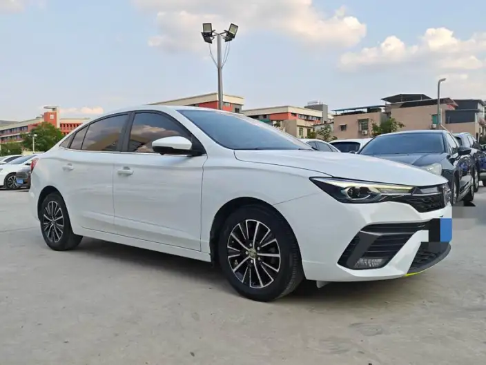 Roewe i5 2021 Model 1.5L CVT Platinum edition – фото 3