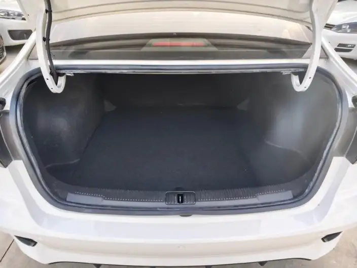 Roewe i5 2021 Model 1.5L CVT Platinum edition – фото 13