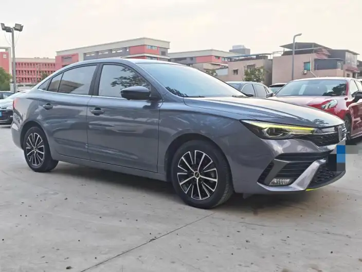 Roewe i5 2021 Model Facelift 1.5L CVT Star Glory Edition – фото 3