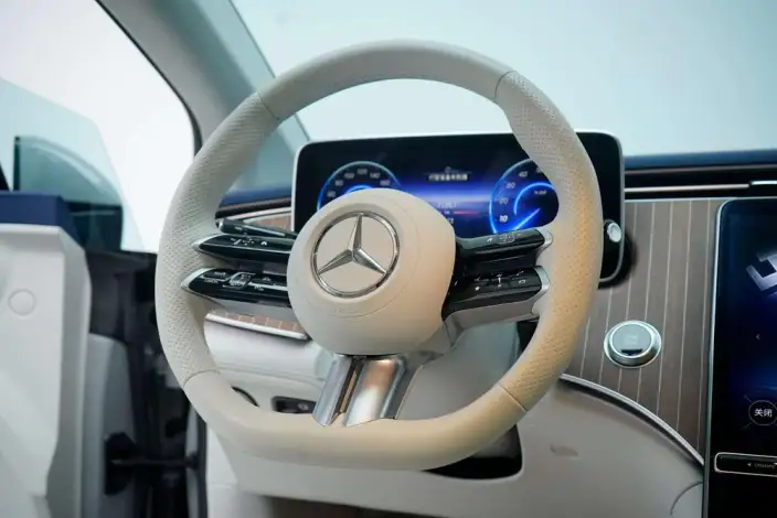 Mercedes-Benz EQE 2022 Model EQE 350 Pioneer Edition – фото 19