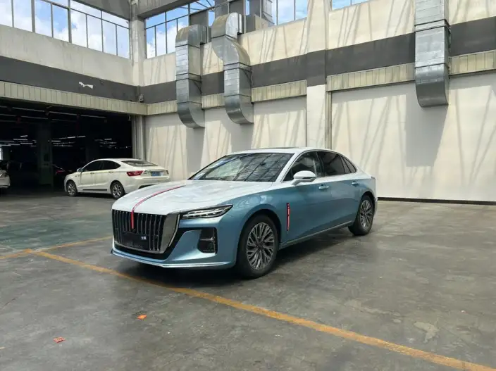 Hongqi H5 2023 Model 2.0T Automatic Flag Lead Edition – фото 1