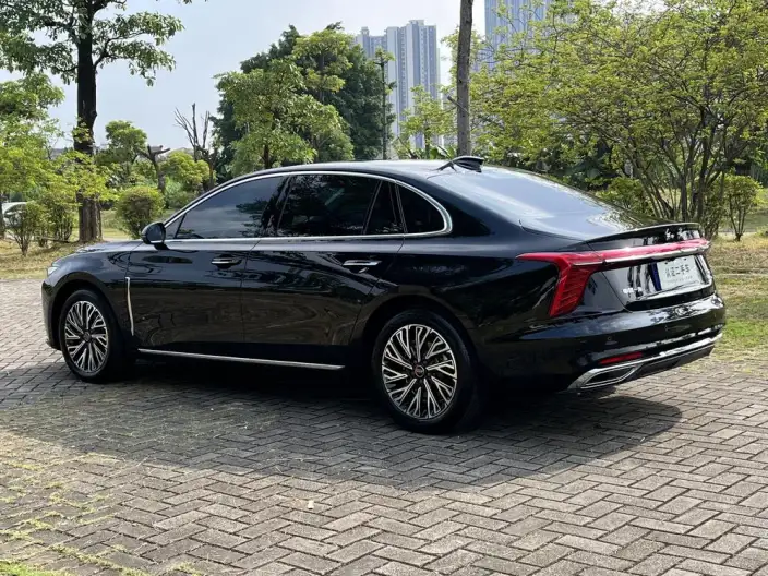 Hongqi H5 2025 Model 2.0T Automatic Flag Enjoy Edition – фото 5