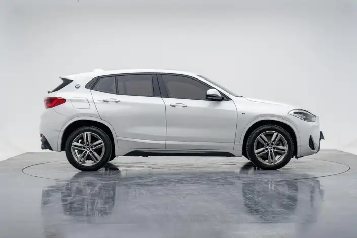 BMW X2 2020 Model sDrive25i Leading Model M Sports Set – фото 8