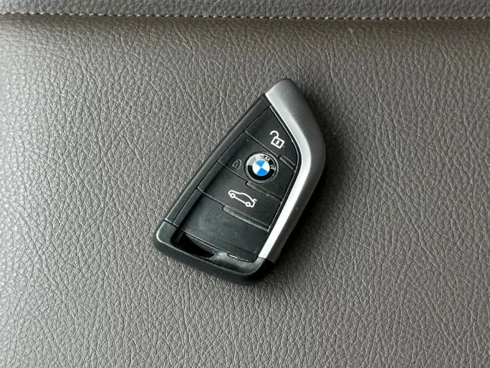 BMW X2 2020 Model sDrive25i Leading Model M Sports Set – фото 11
