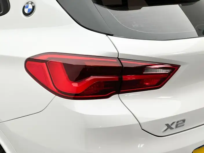 BMW X2 2020 Model sDrive25i Leading Model M Sports Set – фото 13