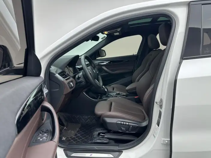 BMW X2 2020 Model sDrive25i Leading Model M Sports Set – фото 17