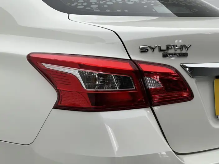 Nissan Sylphy 2024 Model Classic 1.6L XL CVT Deluxe Edition – фото 13