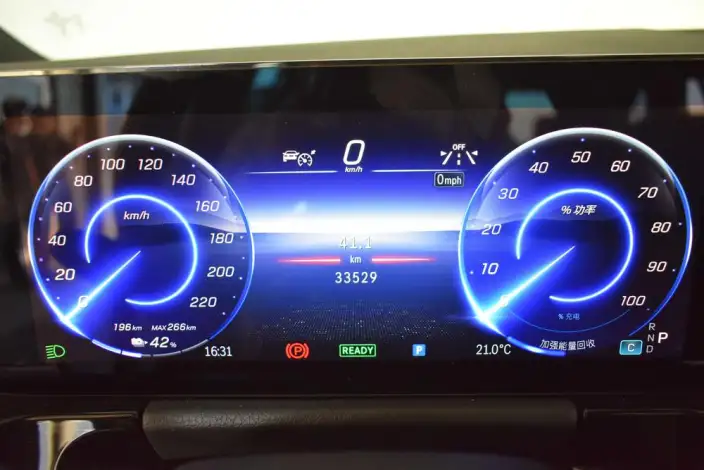 Mercedes-Benz EQA 2025 Model EQA 260 – фото 12