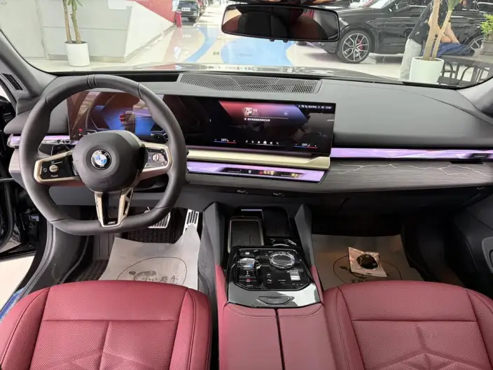 BMW 5 Series 2026 Model 530Li Exclusive Model M Sports Set – фото 17
