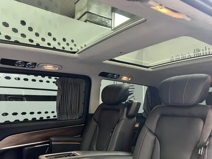Mercedes-Benz V-Class 2022 Model V 260 L Long wheelbase Deluxe Edition – фото 4