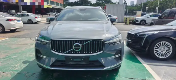 Volvo XC60 2022 Model B5 4WD Smart Range Deluxe Edition – фото 2