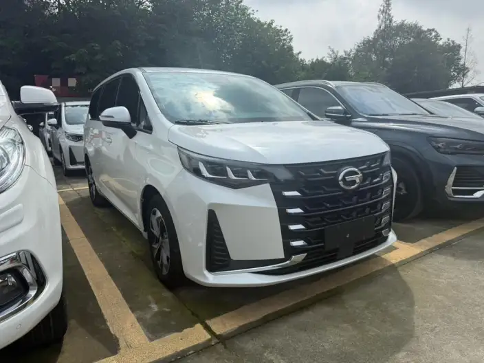 GAC Trumpchi M6 2021 Model 270T Automatic Deluxe Edition 7 seat – фото 3
