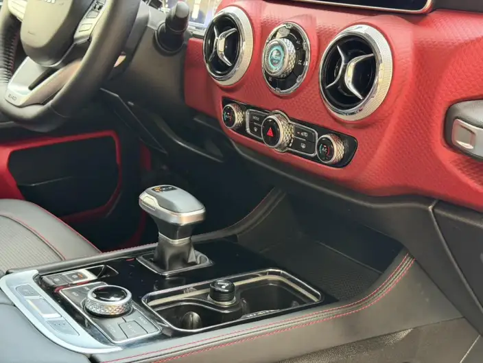 BAIC BJ40 2020 Model 2.0T Automatic 4WD Tribute to the 2020 Edition Supreme Model – фото 22