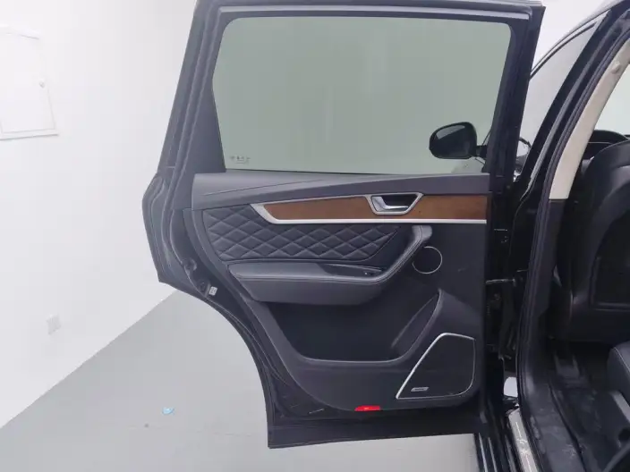 Hongqi HS7 2022 Model 3.0T Automatic 4WD Smart Flag Enjoy Edition – фото 31
